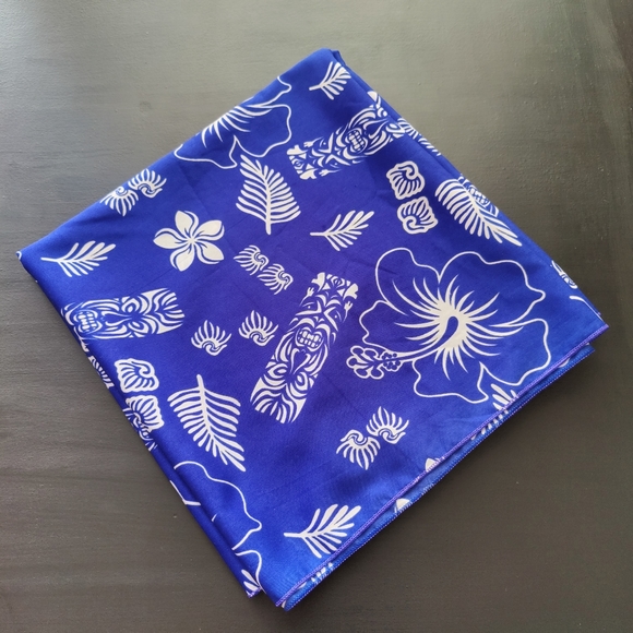 Long, wide Tiki theme scarf or wrap | La Leela - Picture 7 of 8